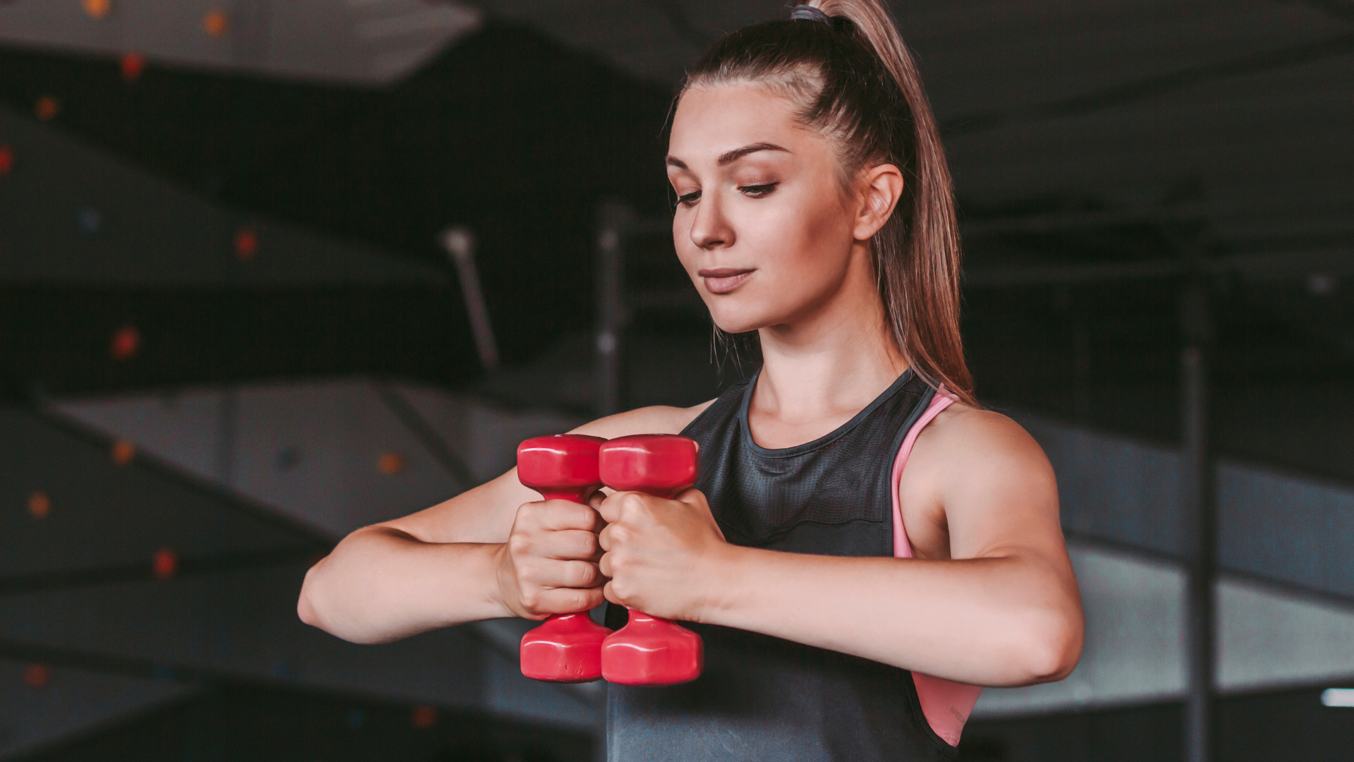 A software engineer evaluating data-driven nutrition charts and weight training schedules at a premium gym near me for weight loss to fix metabolic adaptation.