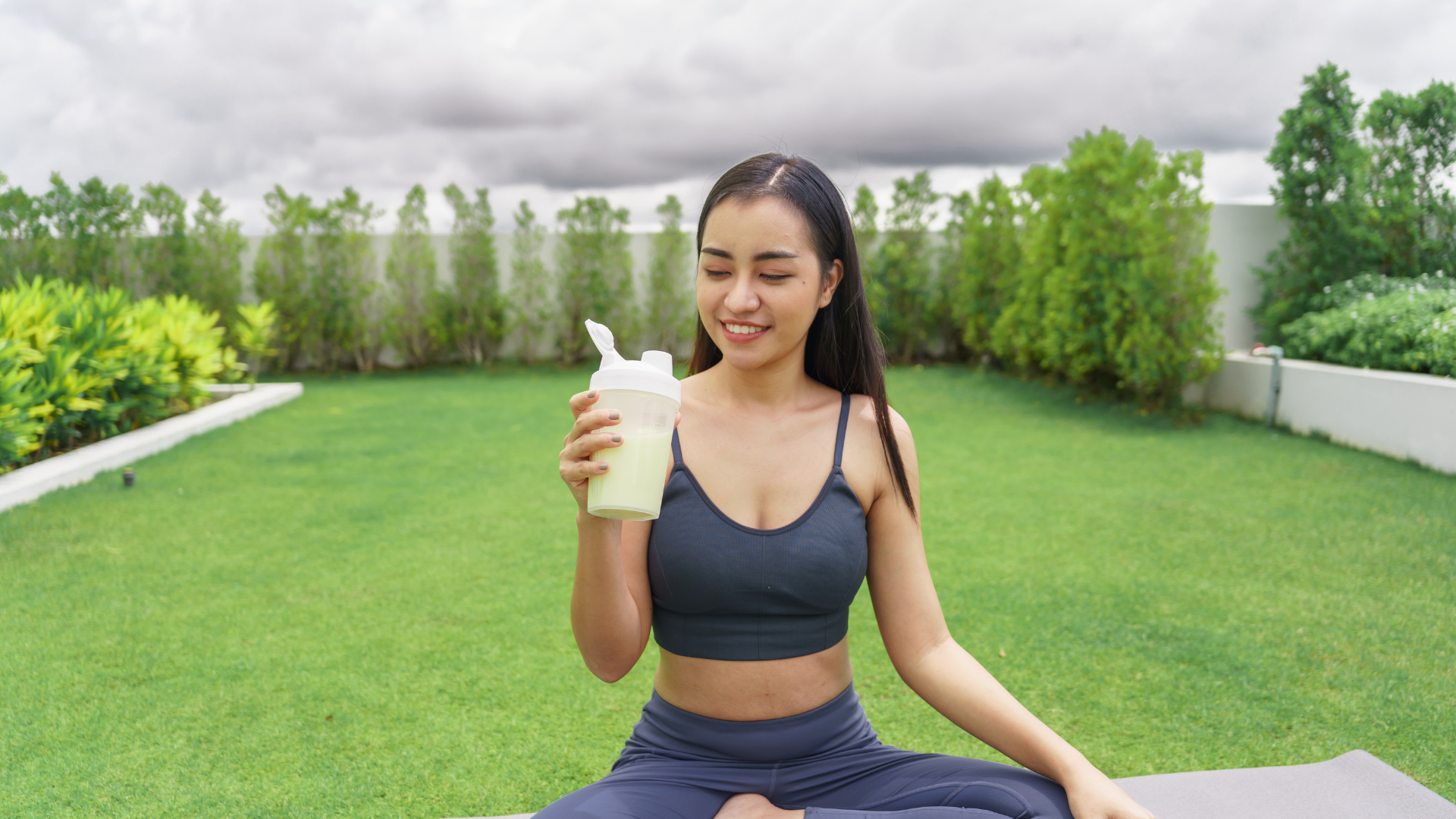 A balanced pre-workout and post-workout meal laid out on a table with fresh fruits, lean protein, and whole grains at Spark3Fitness Kammanahalli Bangalore.